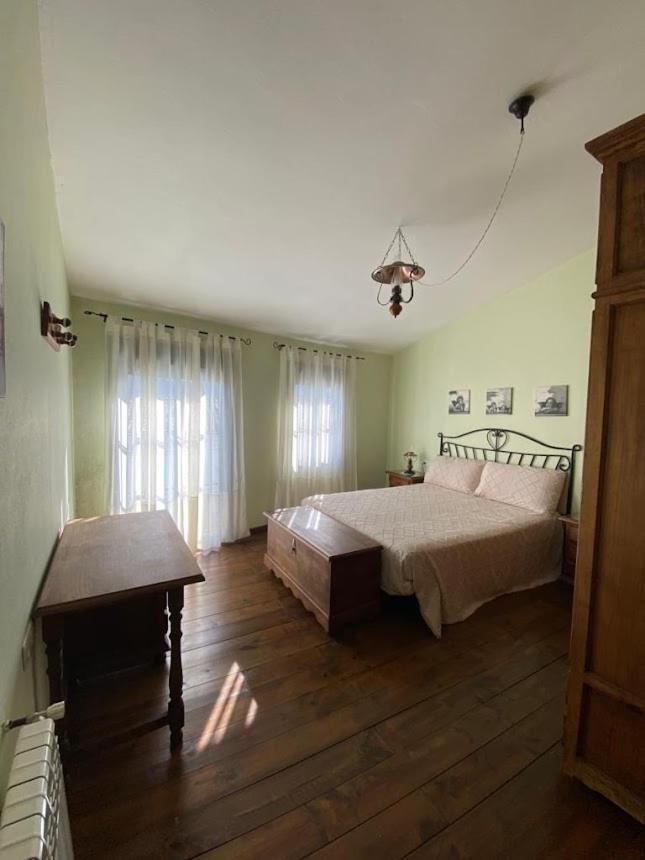 Espaciosa Y Elegante Casa Rural En Los Marines Exterior foto