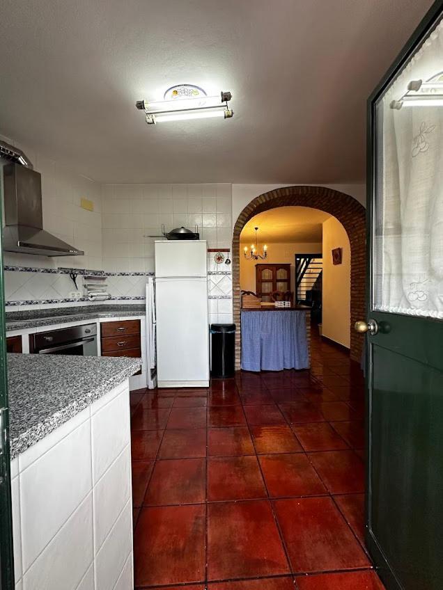 Espaciosa Y Elegante Casa Rural En Los Marines Exterior foto